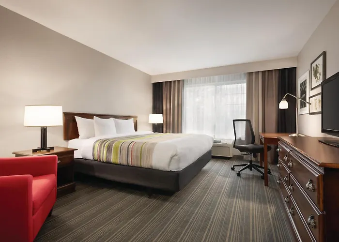 Michigan City Hotels With Jacuzzi in Room
